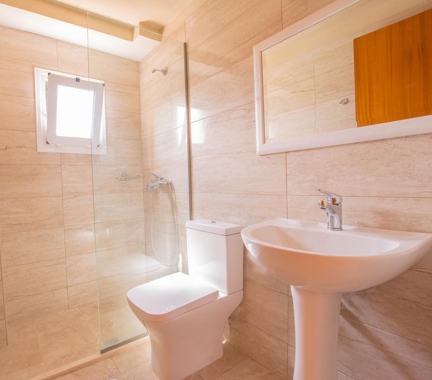 Frixos Hotel Malia Eksteriør billede
