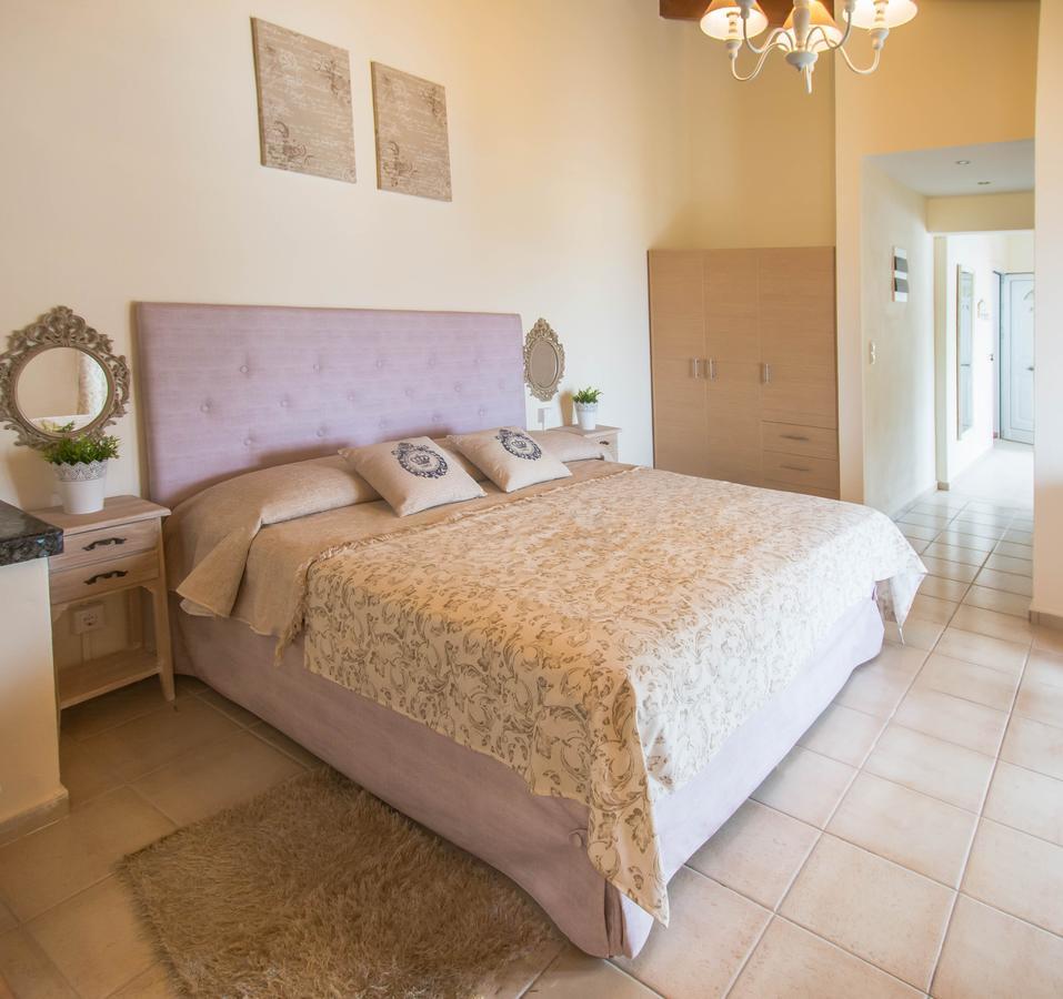 Frixos Hotel Malia Eksteriør billede